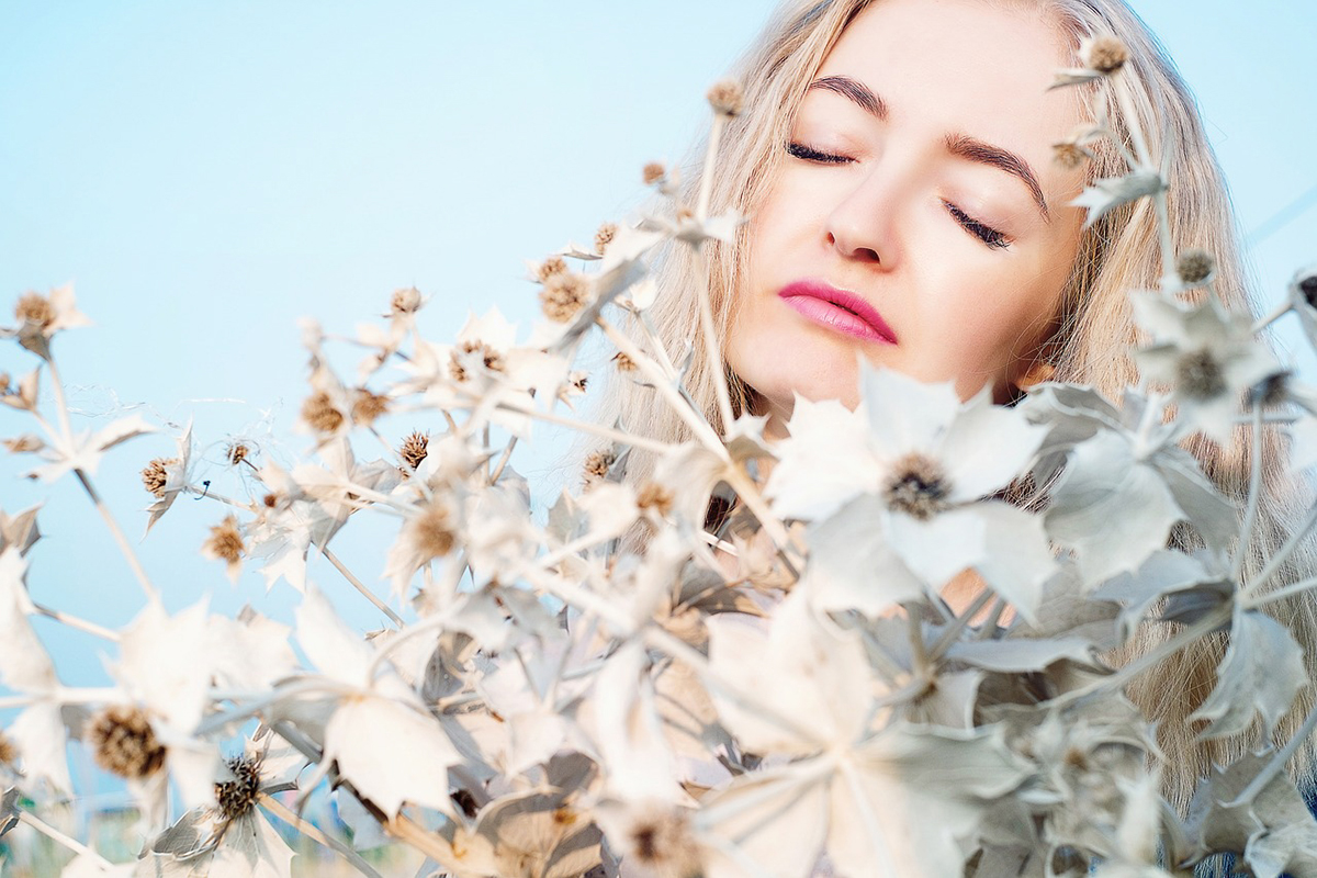 Blond with Flowers